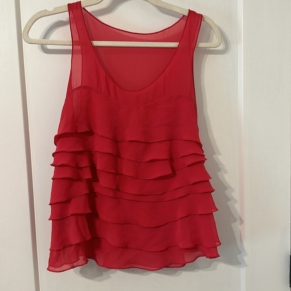 Express Tops - Express tiered tanktop with a zipper side closure.